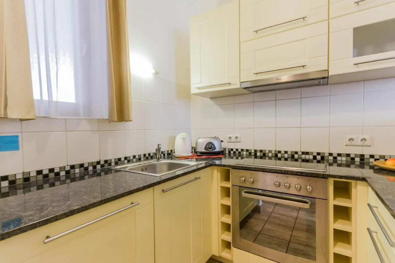 Lovag Charming Apartment In The Center-Ac Budapest