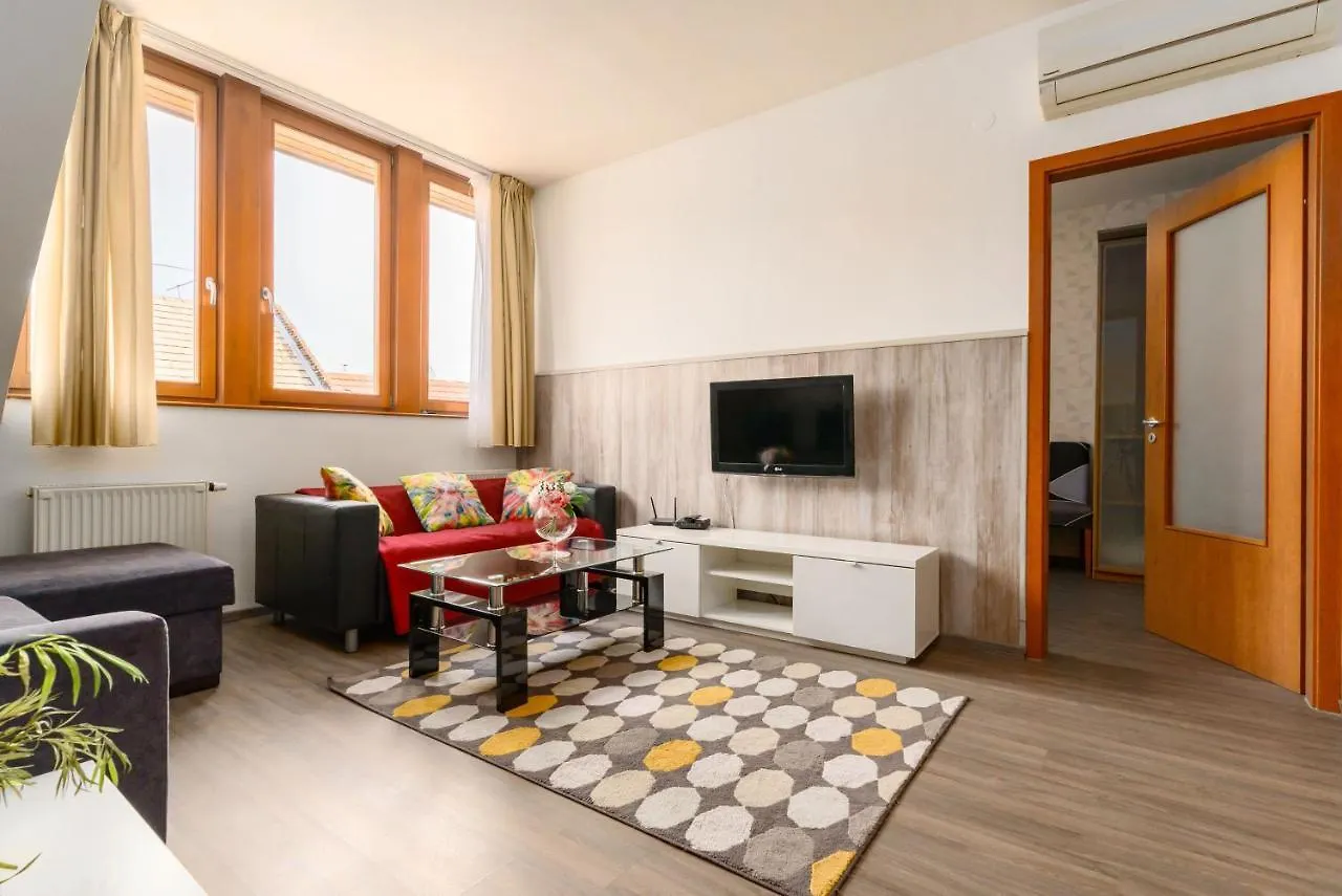 Lovag Charming Apartment In The Center-Ac Budapest